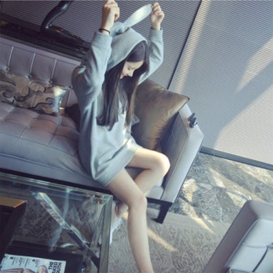 Loose hooded sweatshirt